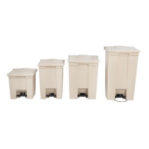 Beiger Pedalbehälter 87L Rubbermaid Step-On: Haltbarkeit und Hygiene