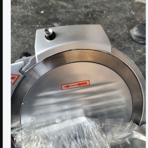 Professioneller halbautomatischer Schinkenaufschneider 275 mm - Dynasteel